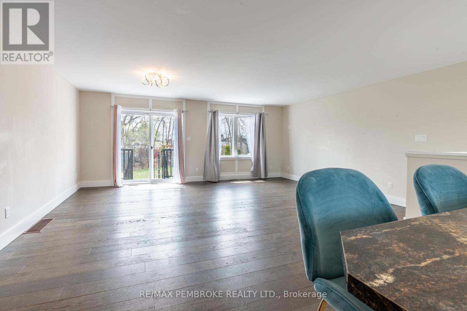 166 Golf Course Road, Laurentian Valley, Ontario  K8A 7B1 - Photo 23 - X13093320
