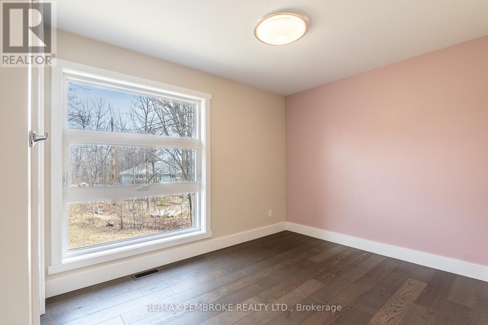 166 Golf Course Road, Laurentian Valley, Ontario  K8A 7B1 - Photo 26 - X13093320