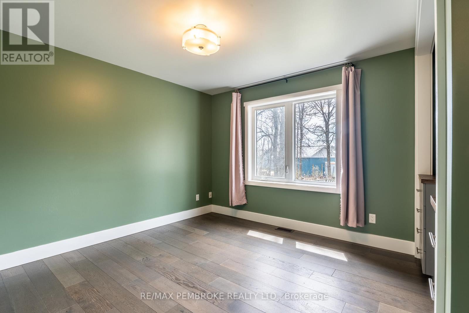 166 Golf Course Road, Laurentian Valley, Ontario  K8A 7B1 - Photo 28 - X13093320