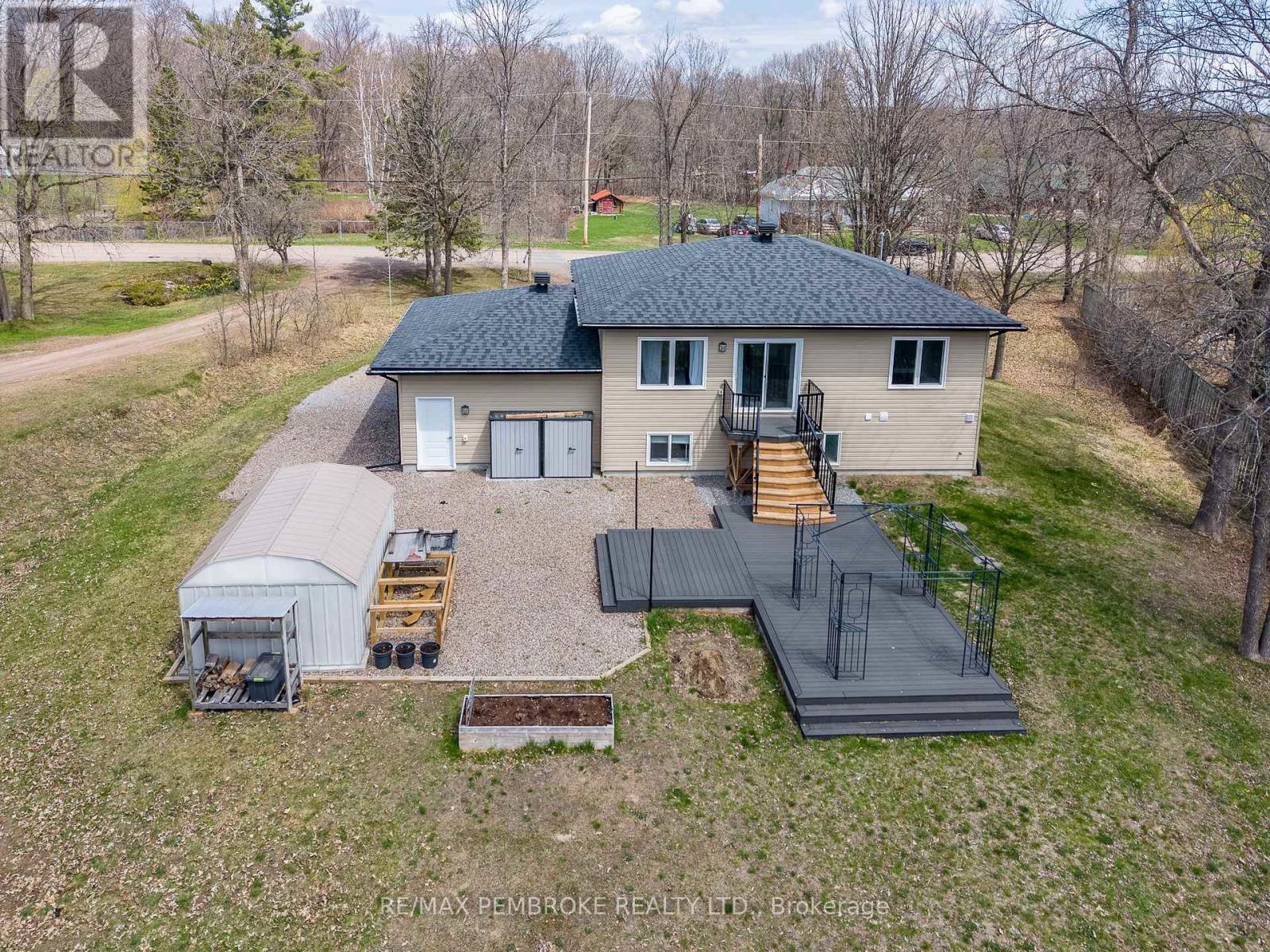 166 Golf Course Road, Laurentian Valley, Ontario  K8A 7B1 - Photo 3 - X13093320