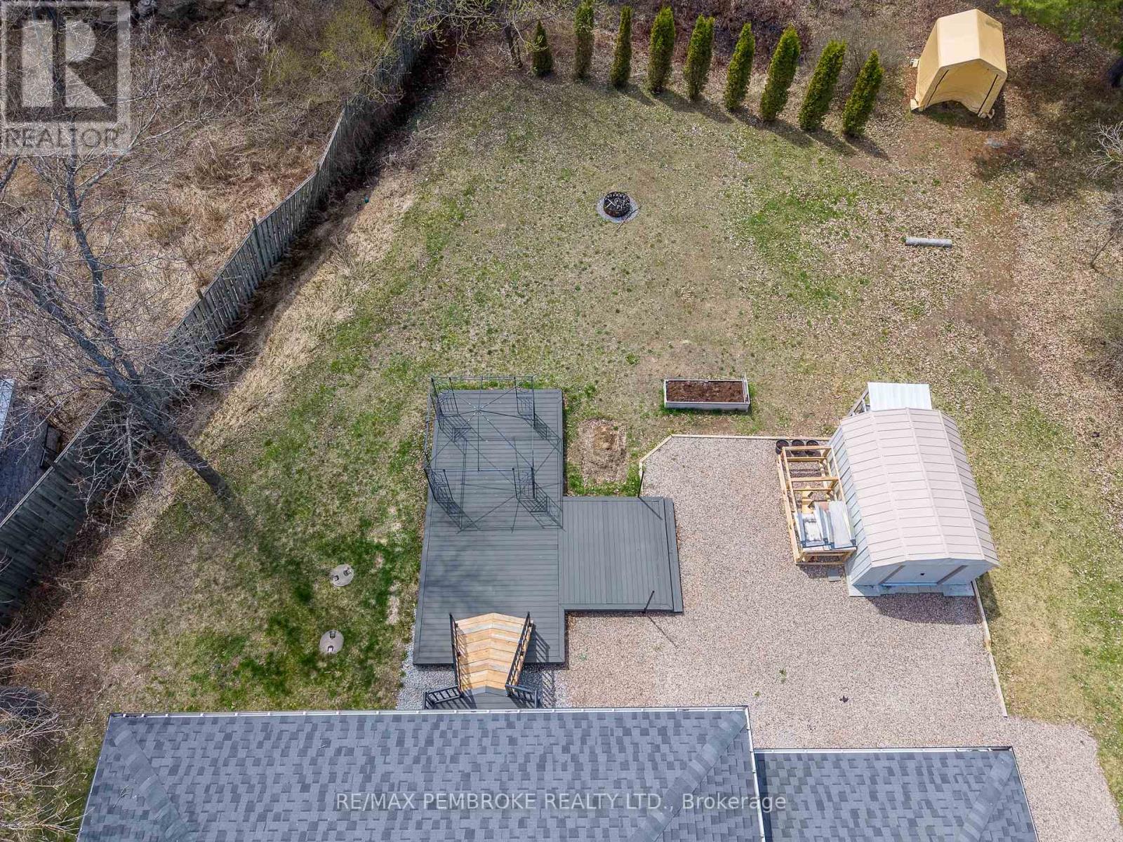 166 Golf Course Road, Laurentian Valley, Ontario  K8A 7B1 - Photo 4 - X13093320