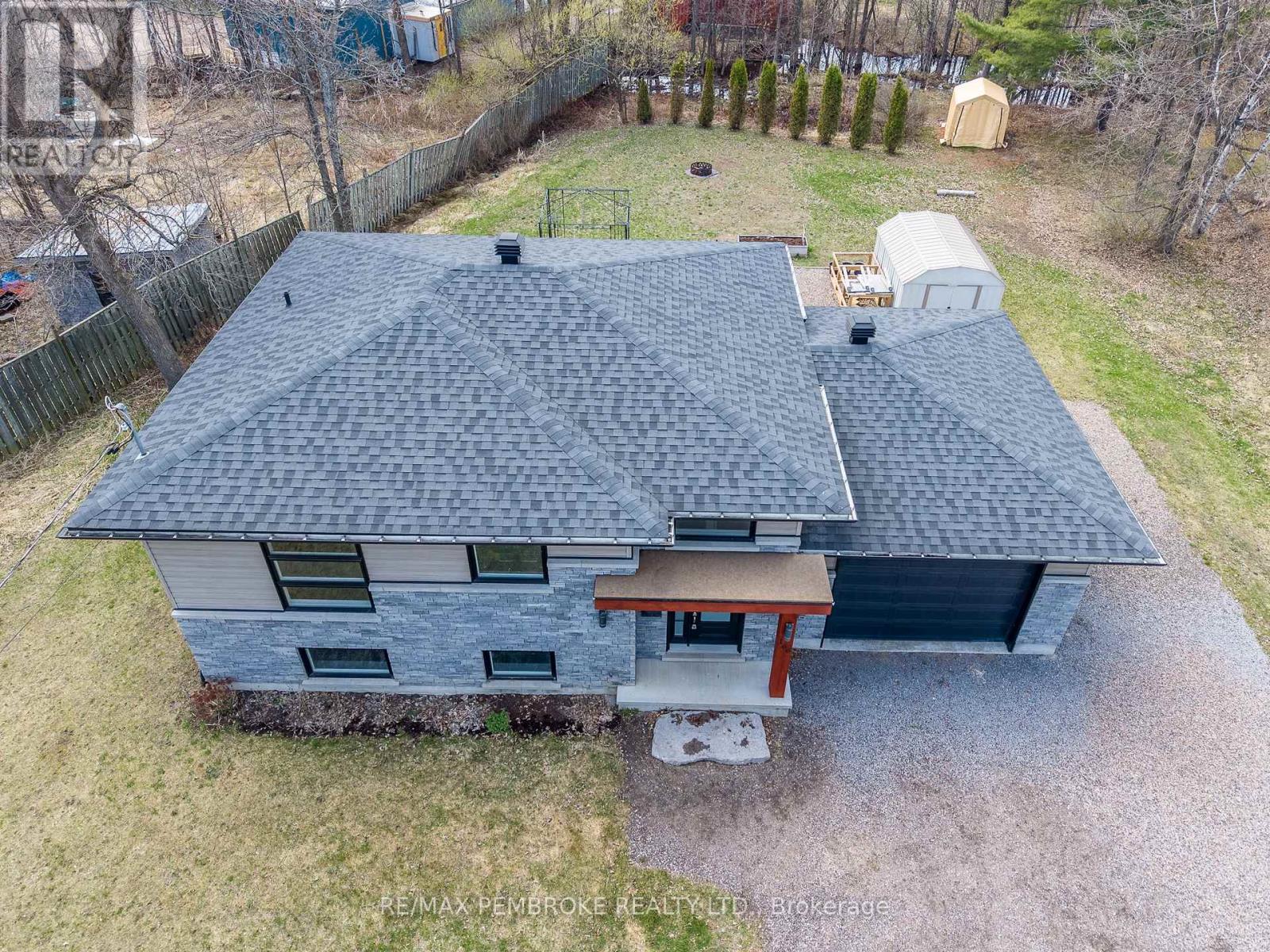 166 Golf Course Road, Laurentian Valley, Ontario  K8A 7B1 - Photo 5 - X13093320