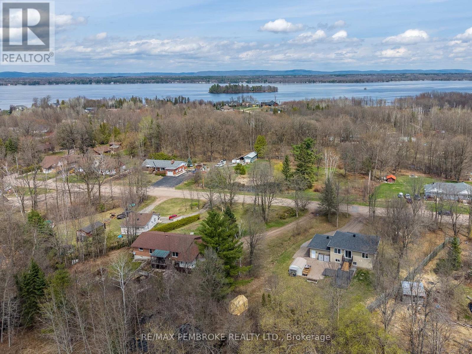166 Golf Course Road, Laurentian Valley, Ontario  K8A 7B1 - Photo 7 - X13093320