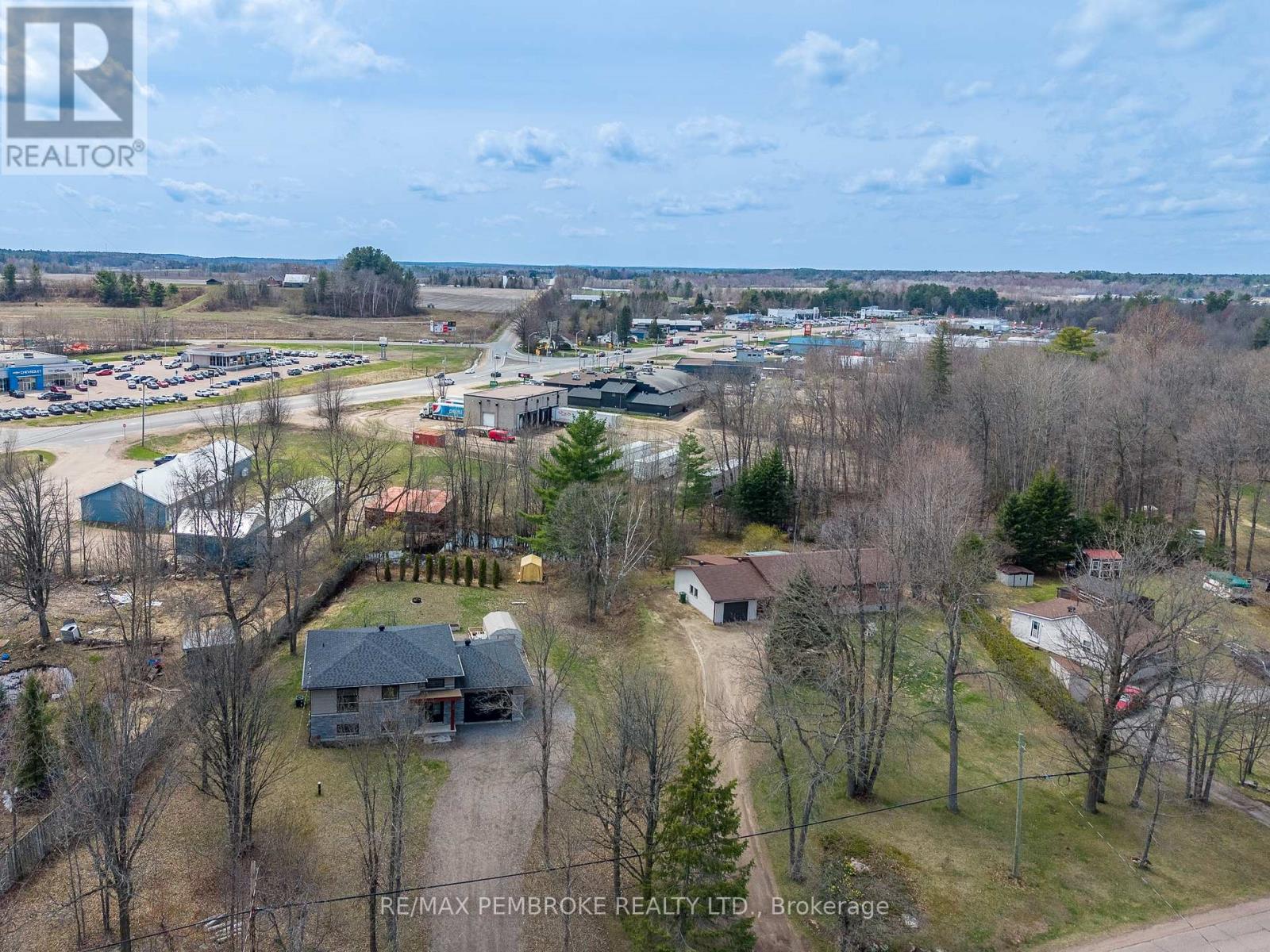 166 Golf Course Road, Laurentian Valley, Ontario  K8A 7B1 - Photo 8 - X13093320
