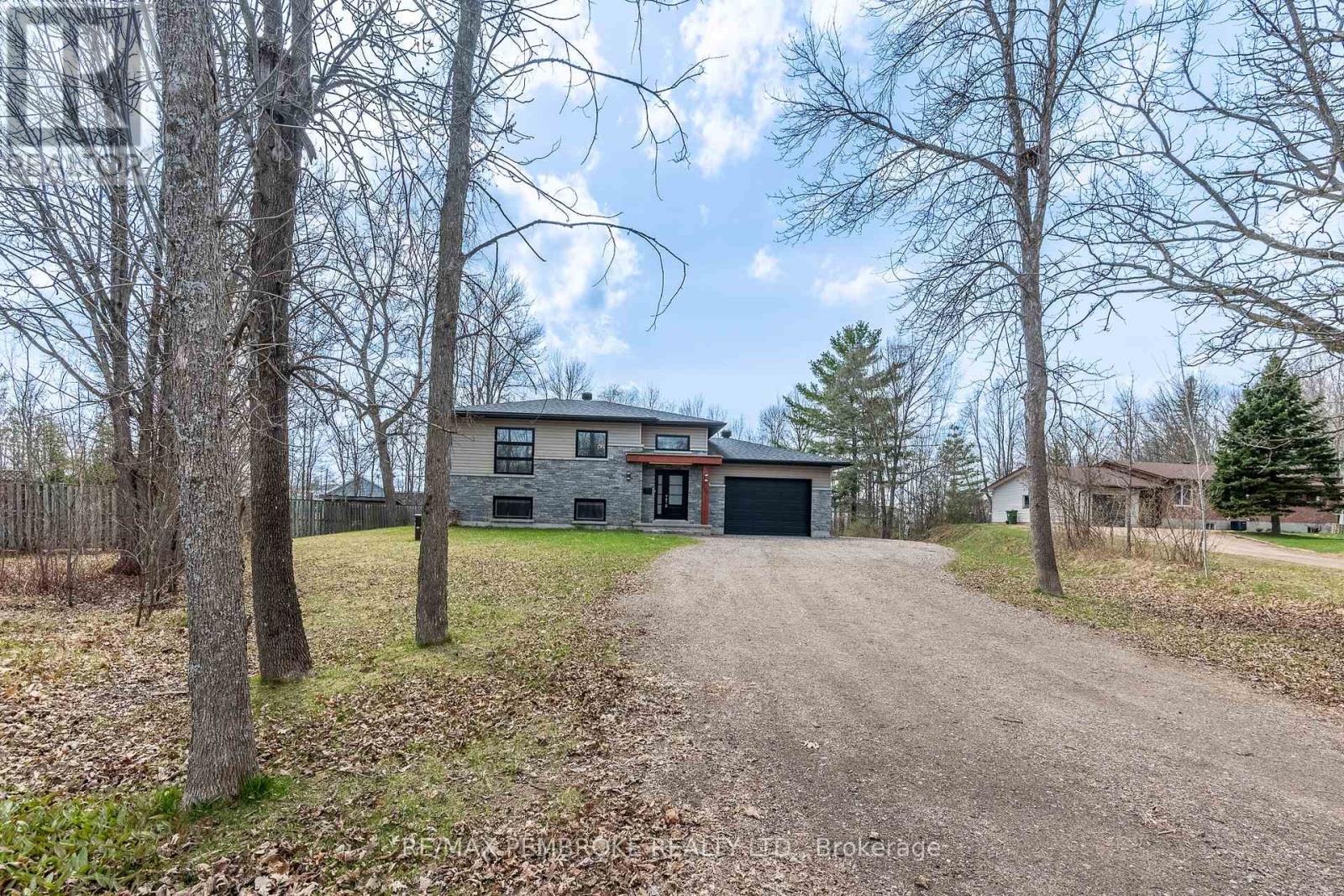 166 Golf Course Road, Laurentian Valley, Ontario  K8A 7B1 - Photo 9 - X13093320