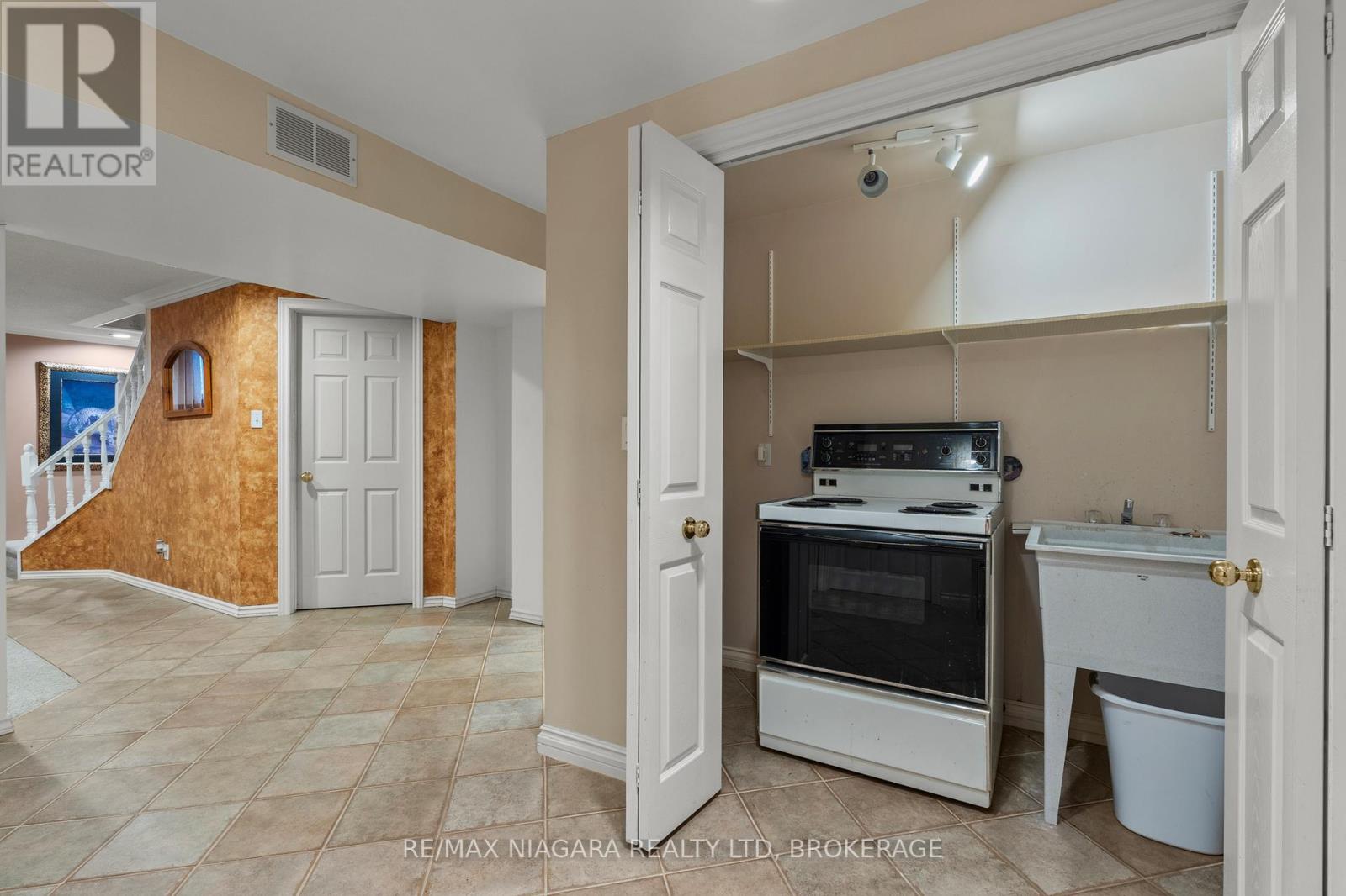 73 First St Louth Street, St. Catharines, Ontario  L2W 1A6 - Photo 37 - X13093378