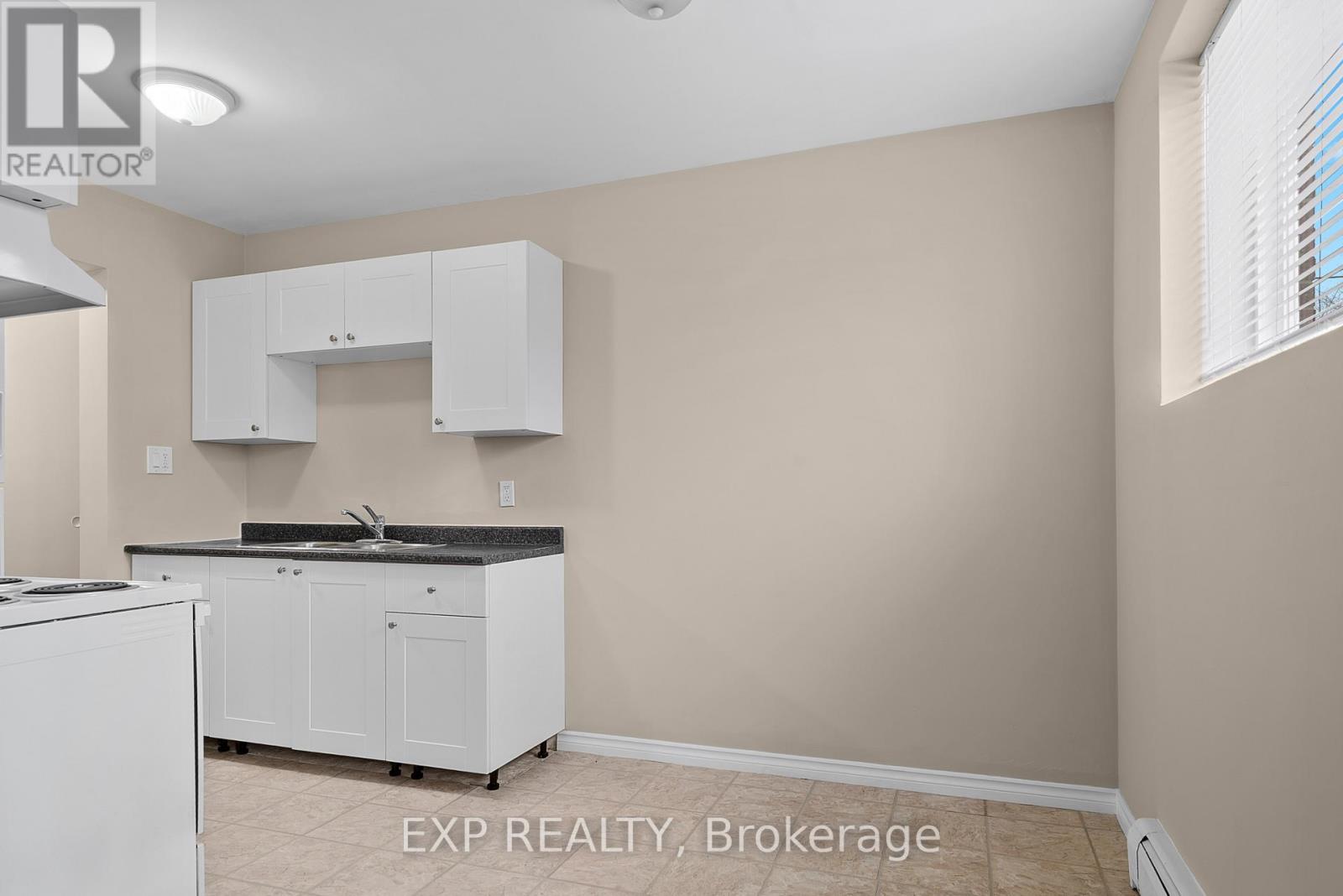 Unit 1 - 4663 Huron Street, Niagara Falls, Ontario  L2E 2H7 - Photo 2 - X13093426