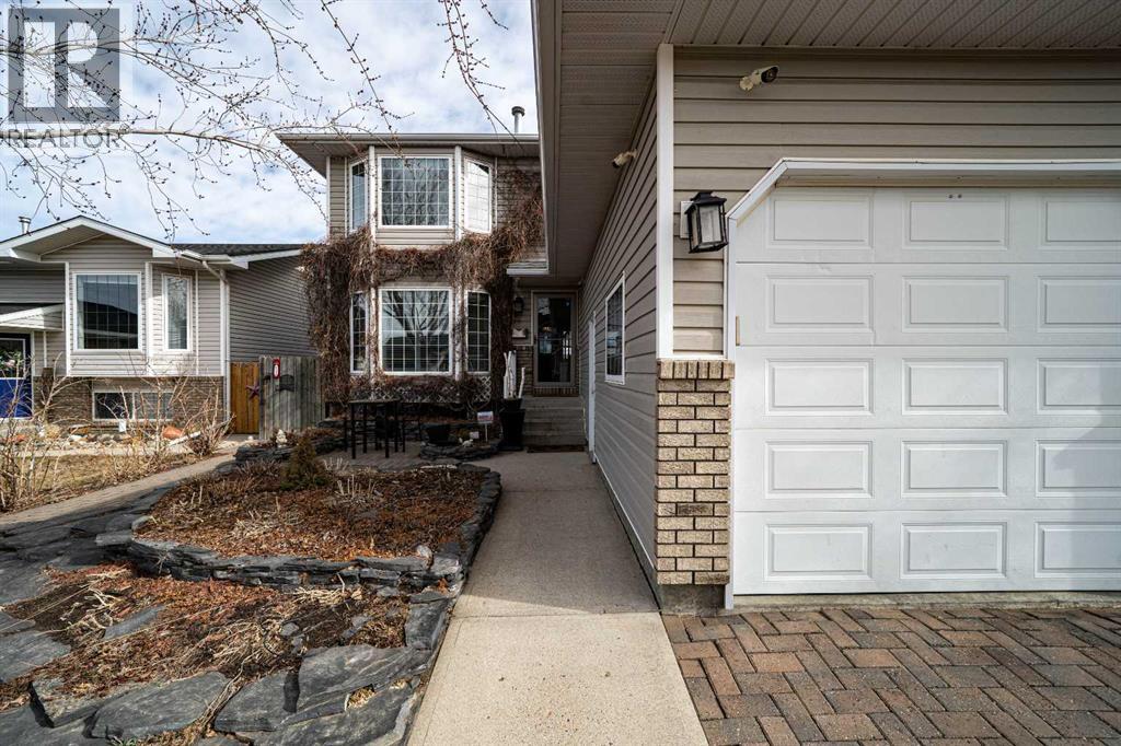 12 Sunrise Court SW, Medicine Hat, Alberta  T1B 4N5 - Photo 49 - A2294257