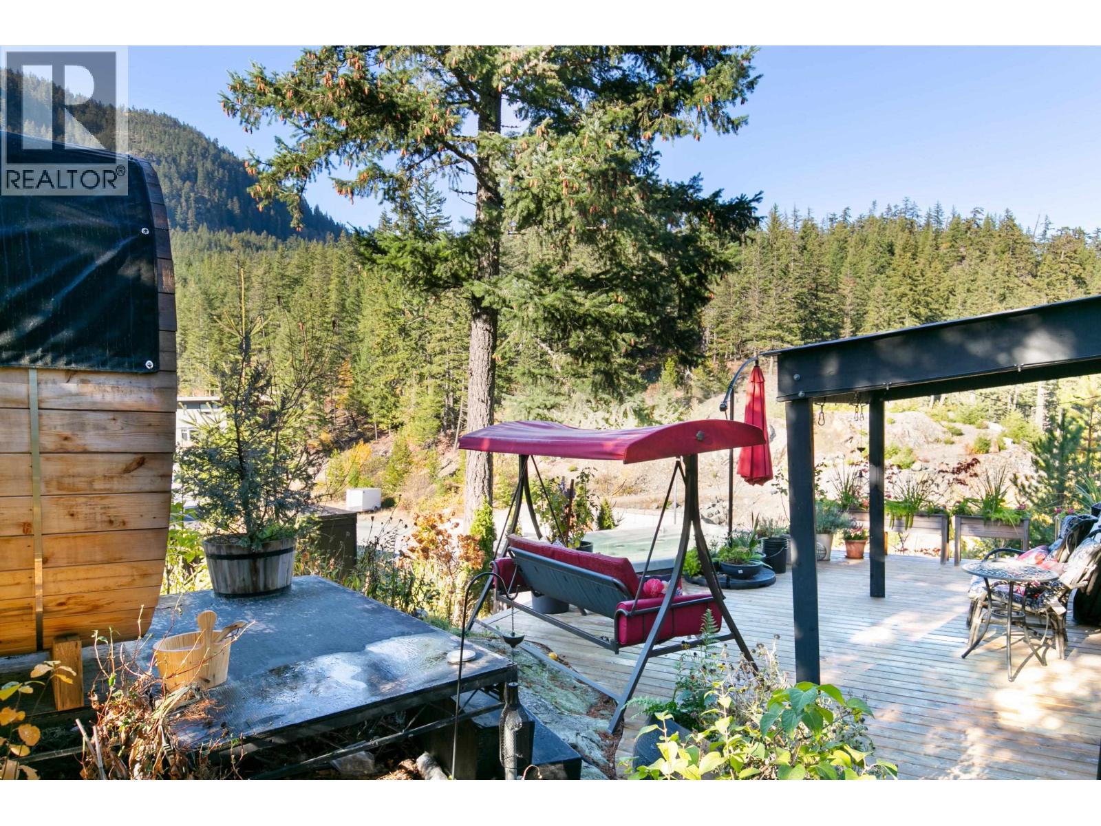 7467 Dogwood Street, Pemberton, British Columbia  V0N 2L0 - Photo 24 - R3108575