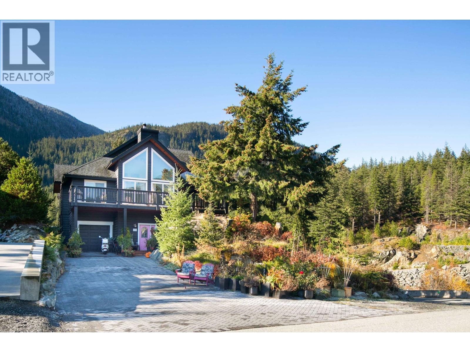 7467 DOGWOOD STREET, Pemberton, British Columbia