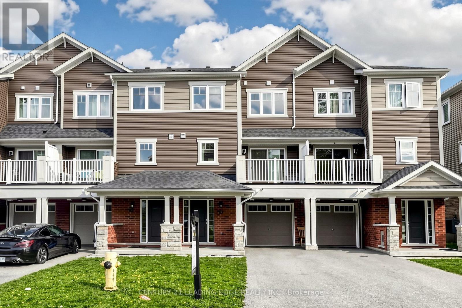 61 FAR NORTH COURT, Oshawa, Ontario