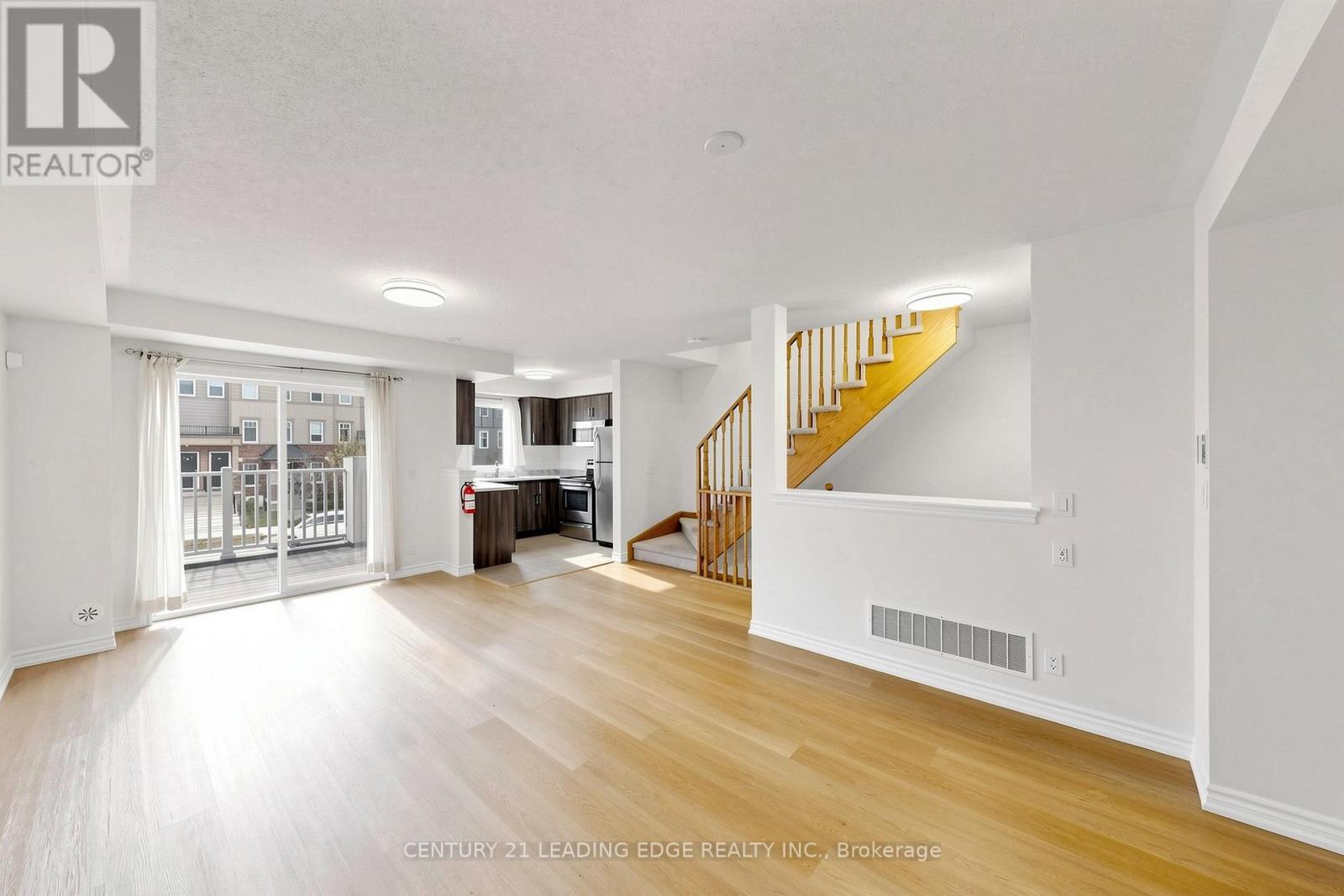 61 Far North Court, Oshawa, Ontario  L1L 0J5 - Photo 10 - E13093324