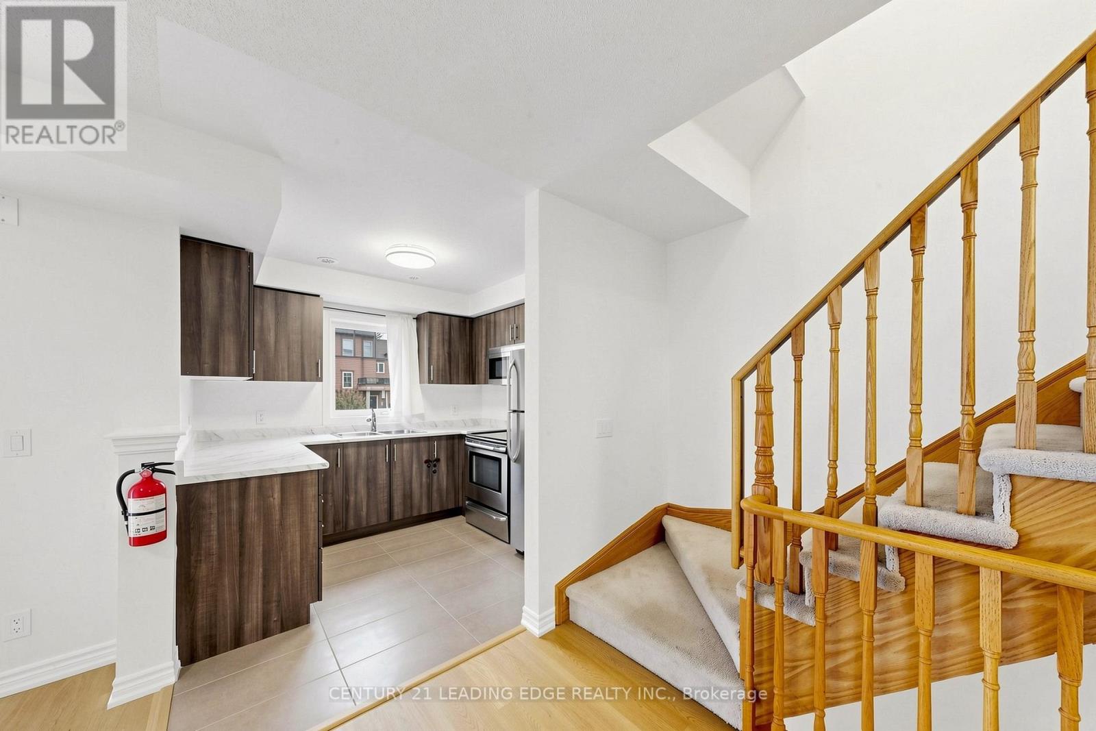 61 Far North Court, Oshawa, Ontario  L1L 0J5 - Photo 14 - E13093324