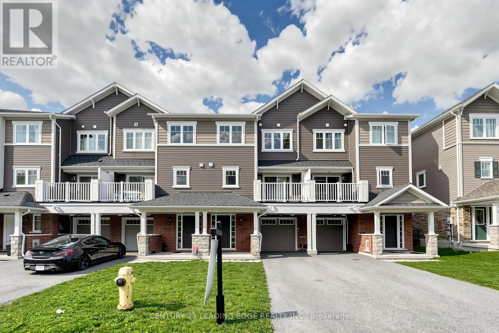 61 Far North Court, Oshawa, Ontario  L1L 0J5 - Photo 2 - E13093324