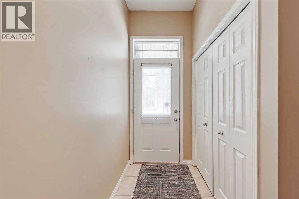 40 Simcoe Place Sw, Calgary, Alberta  T3H 4T8 - Photo 2 - A2305616