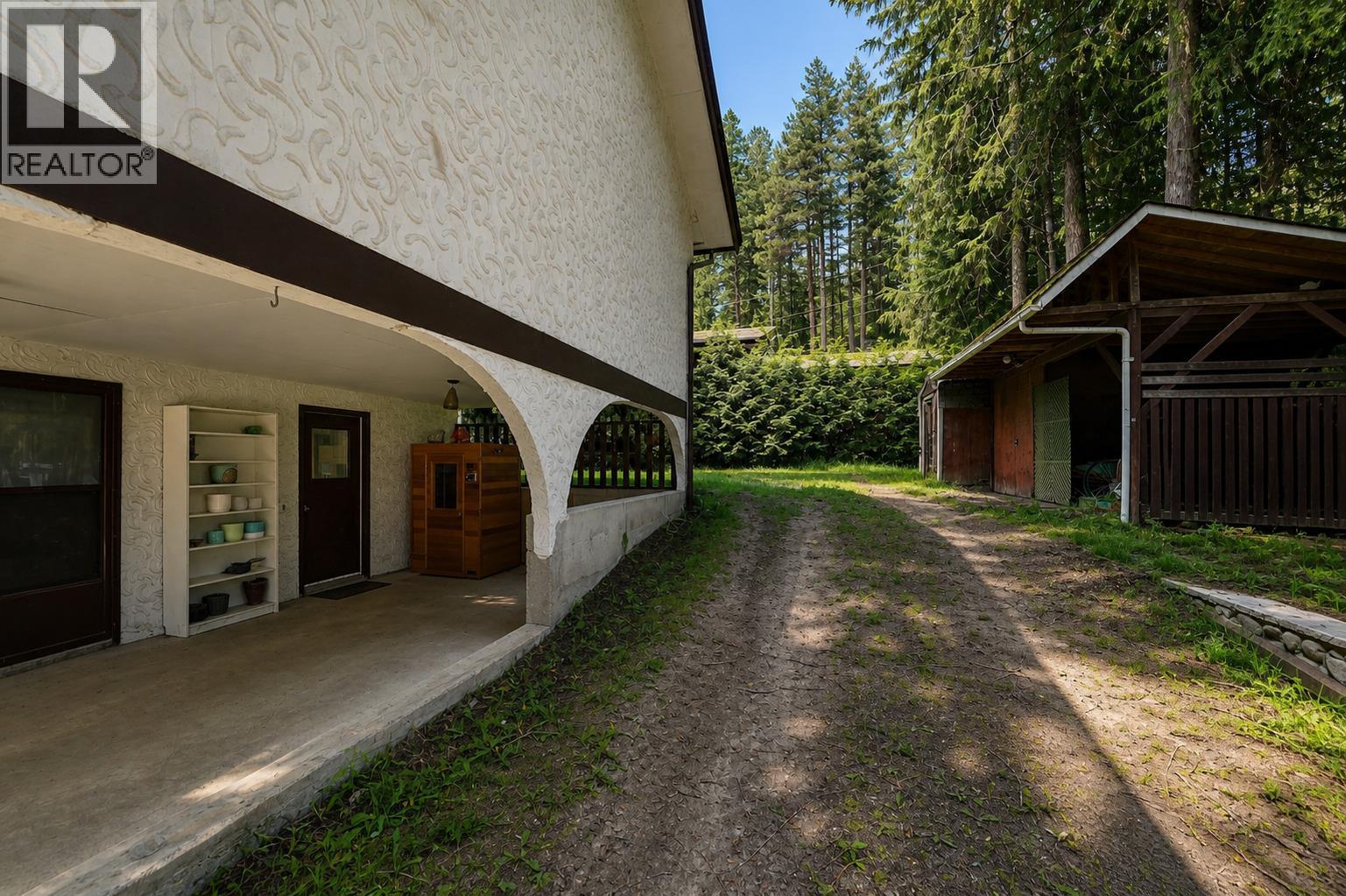 2897 Highway 3a, Nelson, British Columbia  V1L 6M1 - Photo 34 - 10385662
