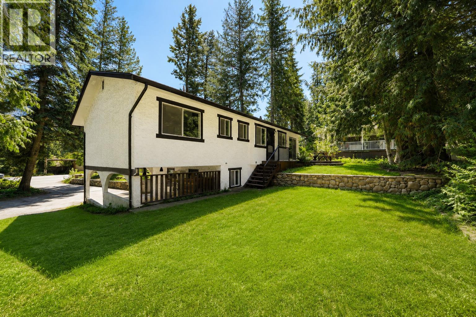 2897 Highway 3a, Nelson, British Columbia  V1L 6M1 - Photo 35 - 10385662