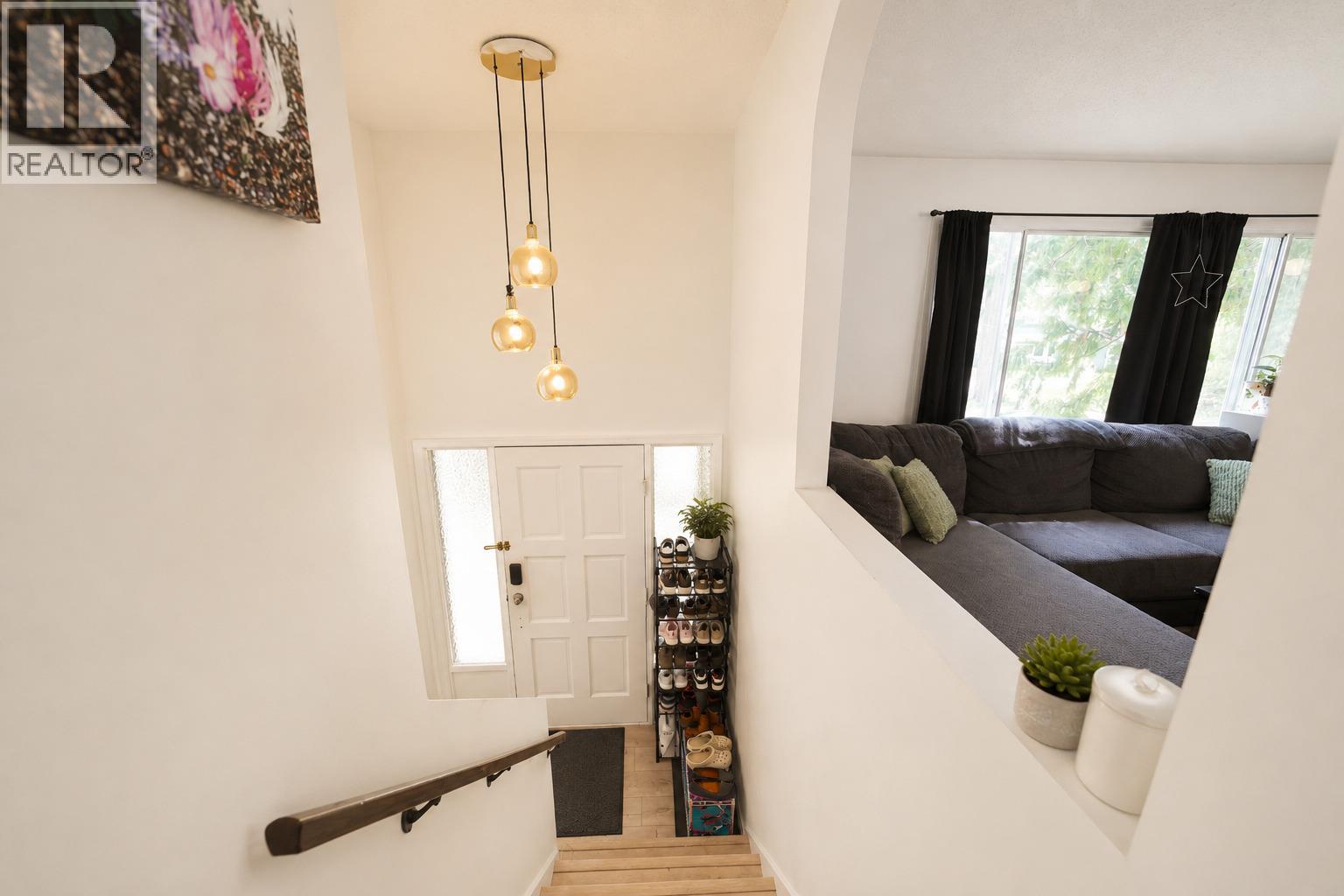 2897 Highway 3a, Nelson, British Columbia  V1L 6M1 - Photo 2 - 10385662