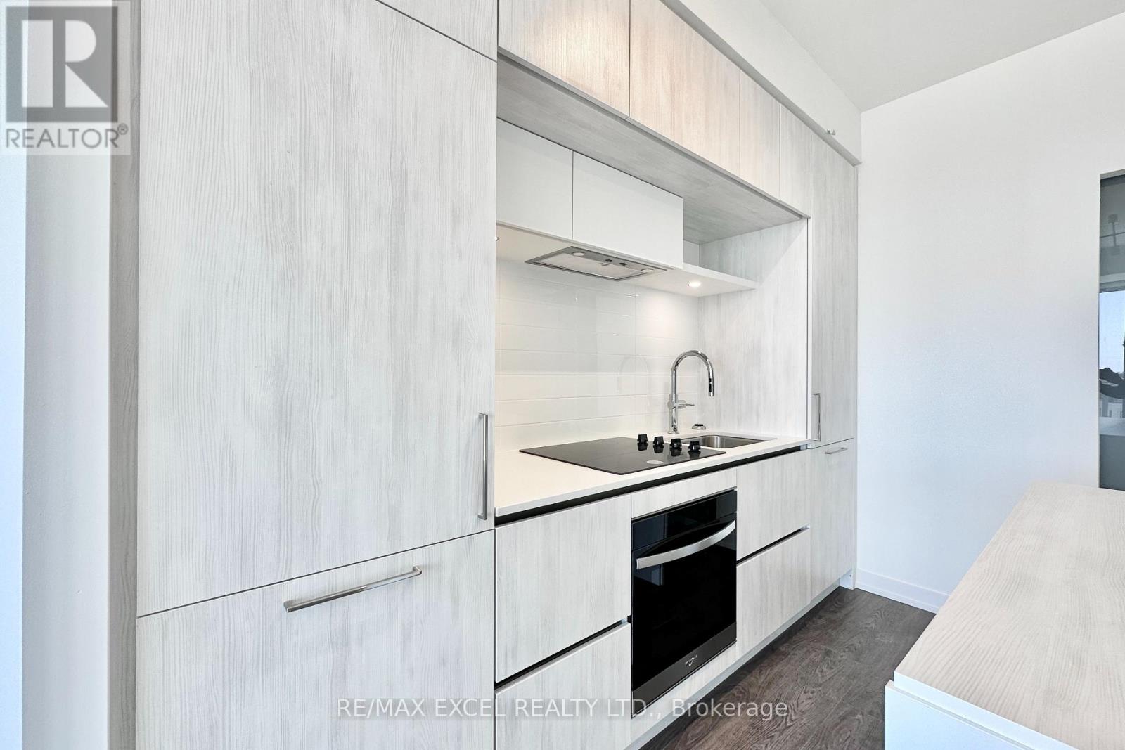 632 - 2 David Eyer Road, Richmond Hill, Ontario  L4S 0N6 - Photo 5 - N13093418