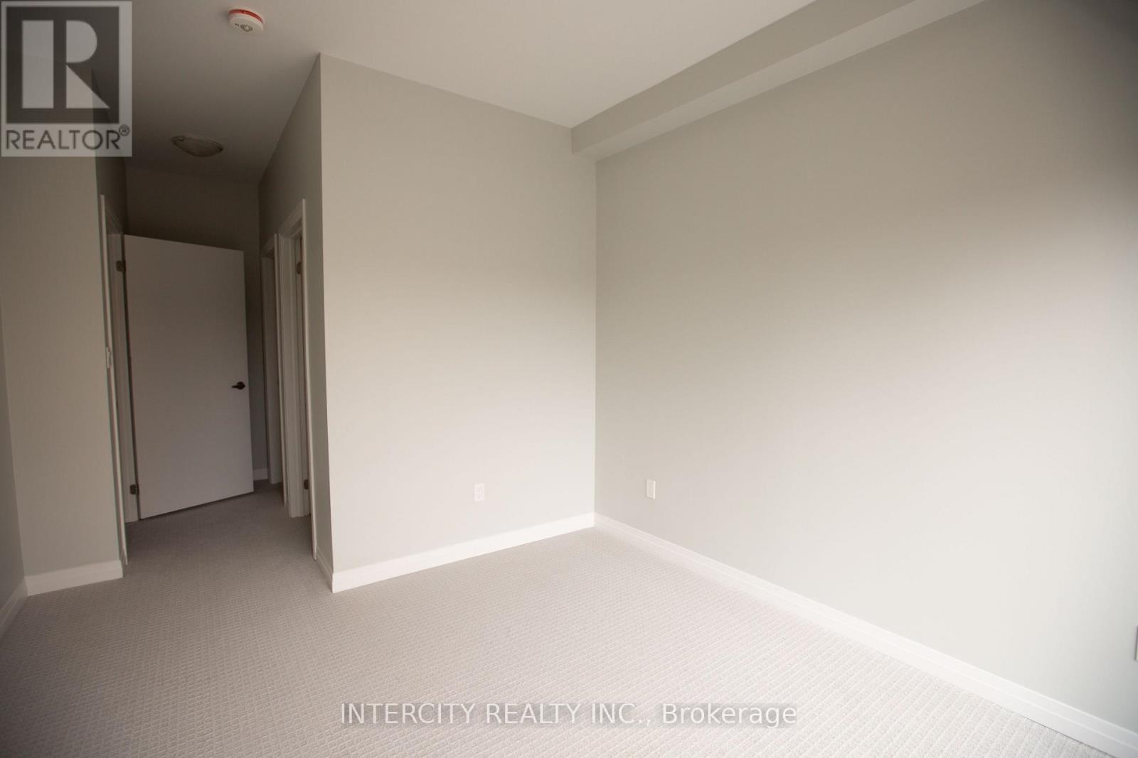 210 - 1165 Journeyman Lane, Mississauga, Ontario  L5J 0B5 - Photo 3 - W13093326