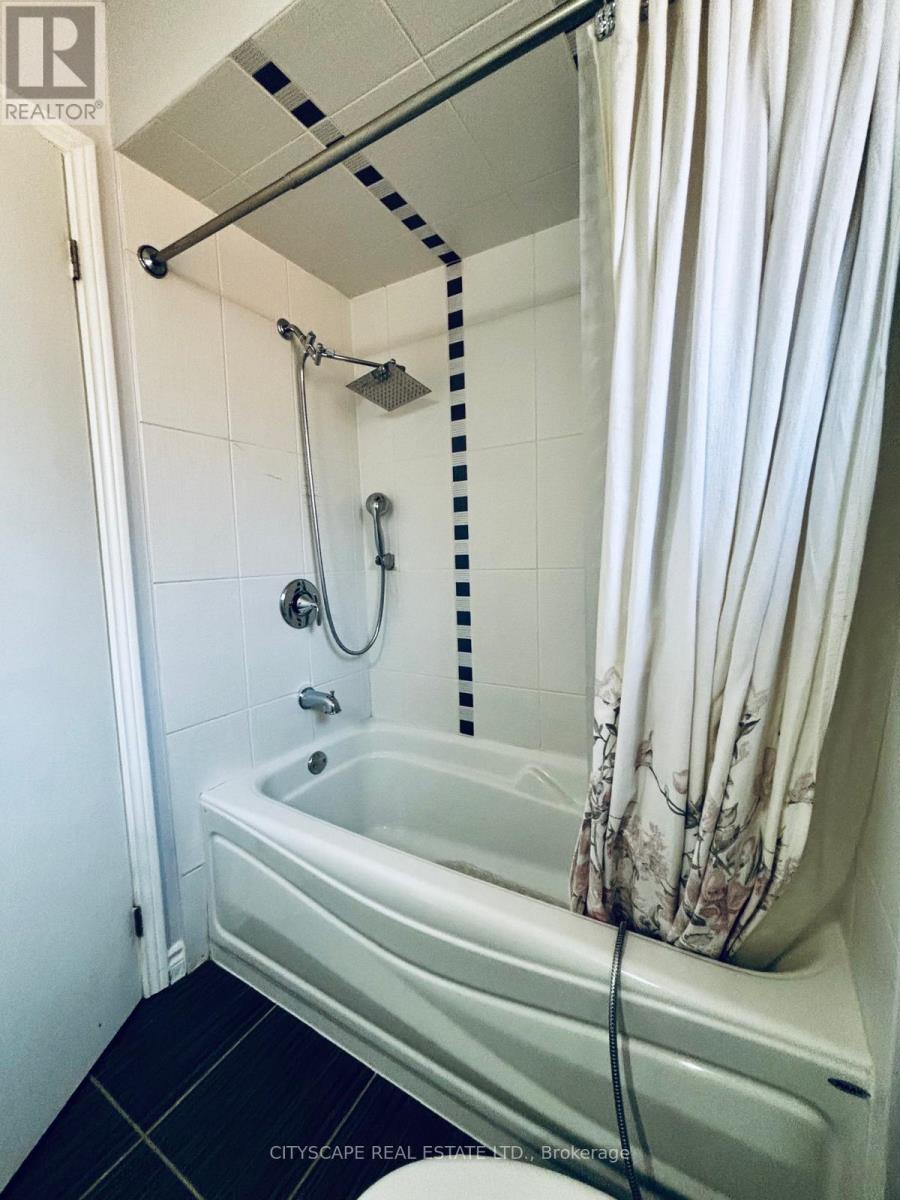 4233 Radisson Crescent, Mississauga, Ontario  L5M 4M1 - Photo 11 - W13093332
