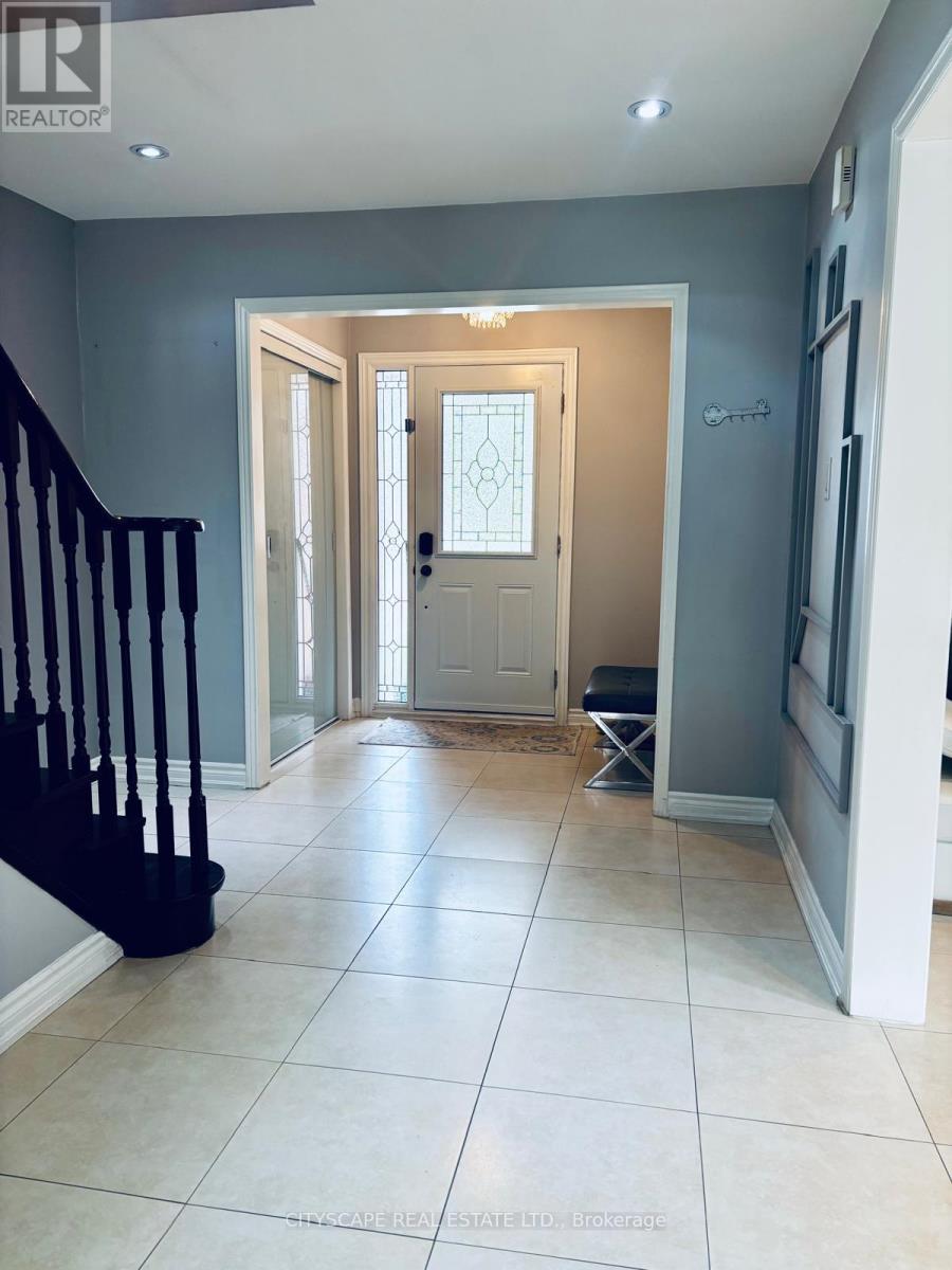 4233 Radisson Crescent, Mississauga, Ontario  L5M 4M1 - Photo 2 - W13093332