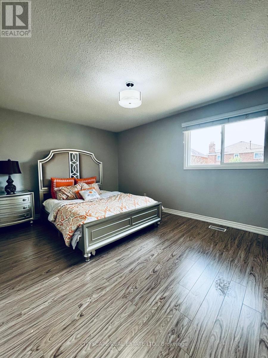 4233 Radisson Crescent, Mississauga, Ontario  L5M 4M1 - Photo 33 - W13093332