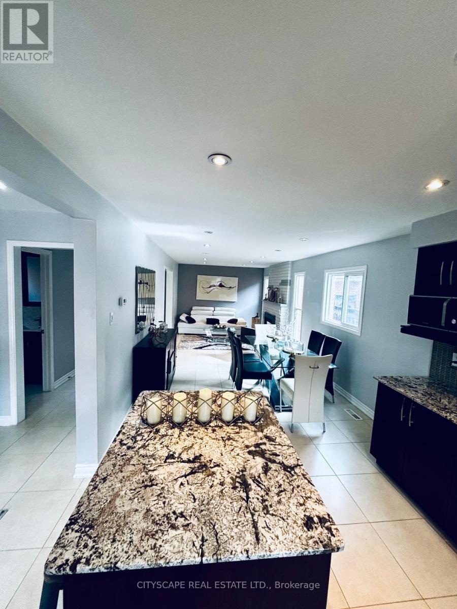 4233 Radisson Crescent, Mississauga, Ontario  L5M 4M1 - Photo 5 - W13093332
