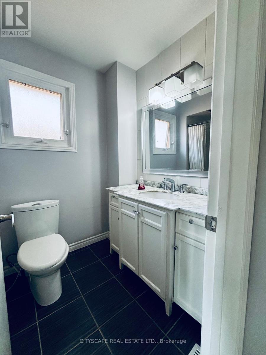 4233 Radisson Crescent, Mississauga, Ontario  L5M 4M1 - Photo 6 - W13093332