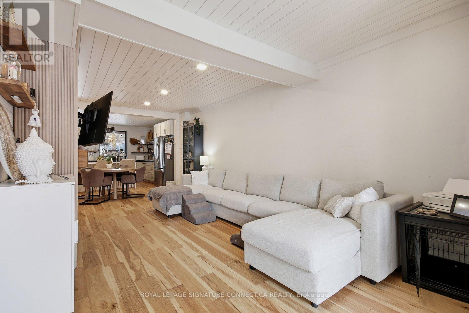 Main - 18 Harlton Crescent, Toronto (Keelesdale-Eglinton West), Ontario  M6M 1L1 - Photo 15 - W13093360