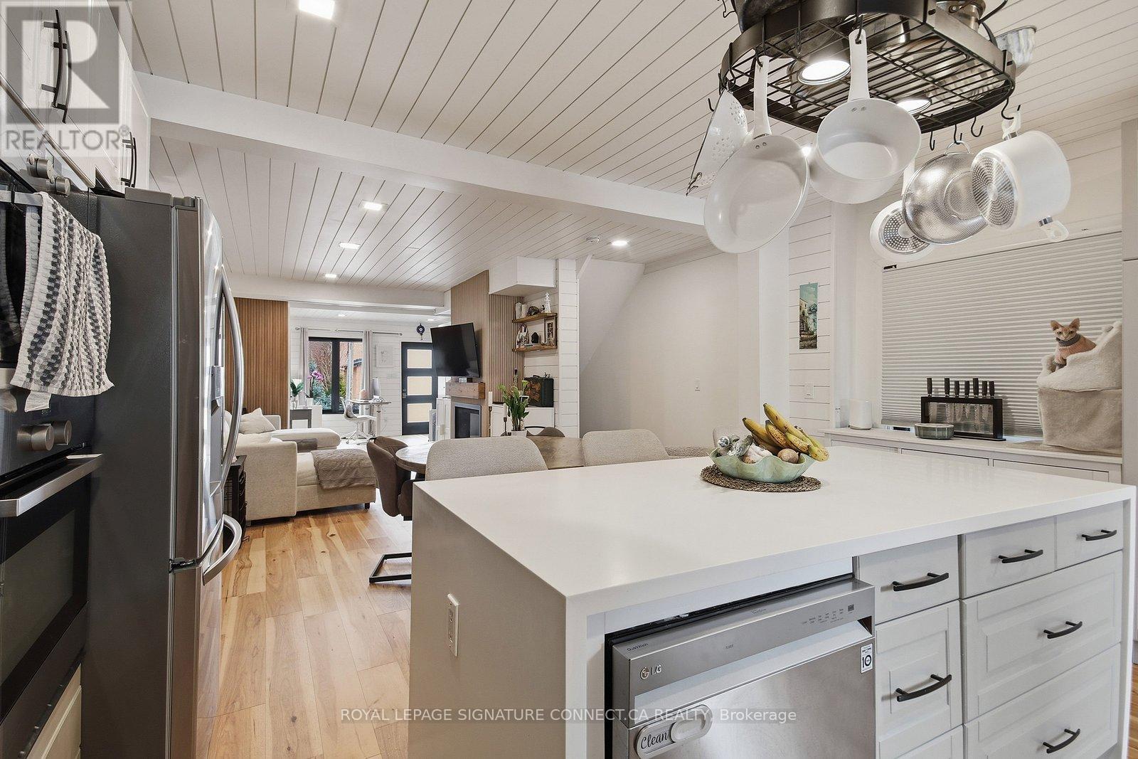 Main - 18 Harlton Crescent, Toronto (Keelesdale-Eglinton West), Ontario  M6M 1L1 - Photo 23 - W13093360