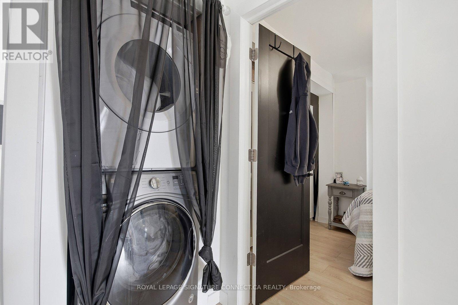 Main - 18 Harlton Crescent, Toronto (Keelesdale-Eglinton West), Ontario  M6M 1L1 - Photo 26 - W13093360