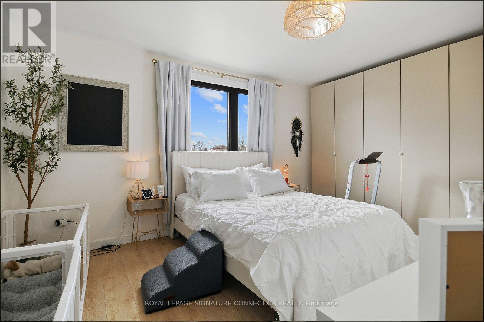 Main - 18 Harlton Crescent, Toronto (Keelesdale-Eglinton West), Ontario  M6M 1L1 - Photo 27 - W13093360
