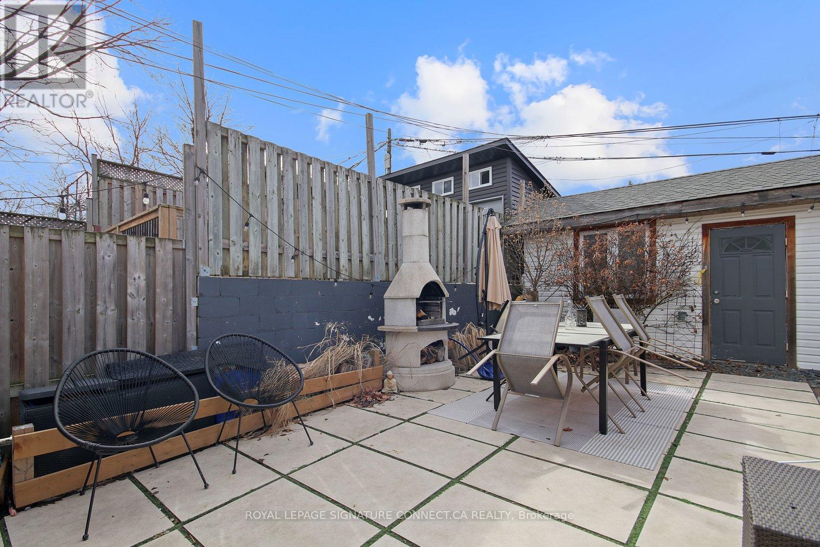Main - 18 Harlton Crescent, Toronto (Keelesdale-Eglinton West), Ontario  M6M 1L1 - Photo 7 - W13093360