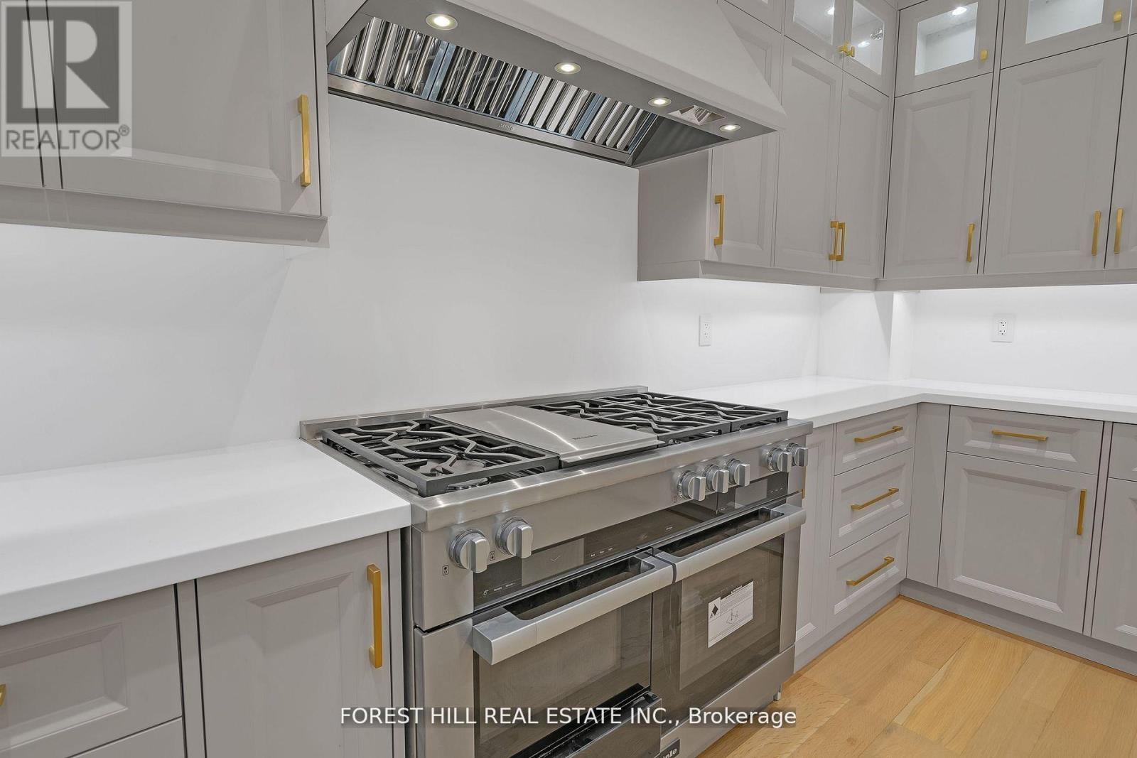 132 Lothian Avenue, Toronto (Stonegate-Queensway), Ontario  M8Z 4L4 - Photo 15 - W13093388