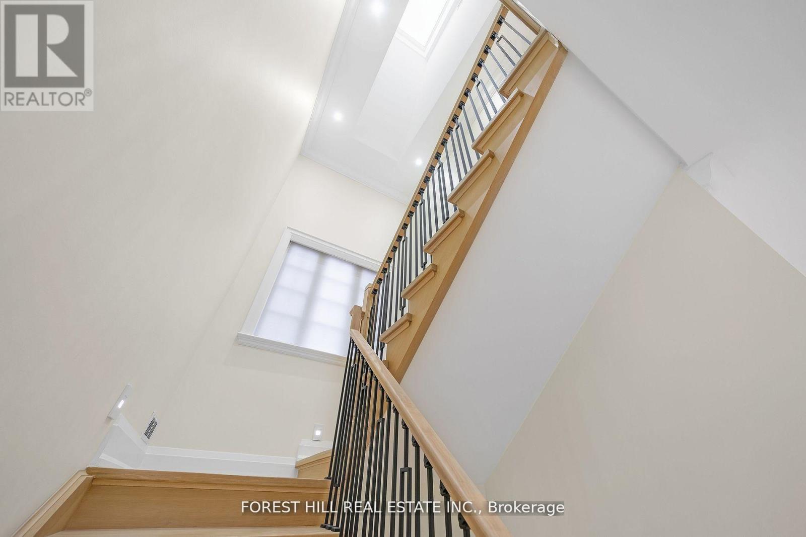 132 Lothian Avenue, Toronto (Stonegate-Queensway), Ontario  M8Z 4L4 - Photo 18 - W13093388