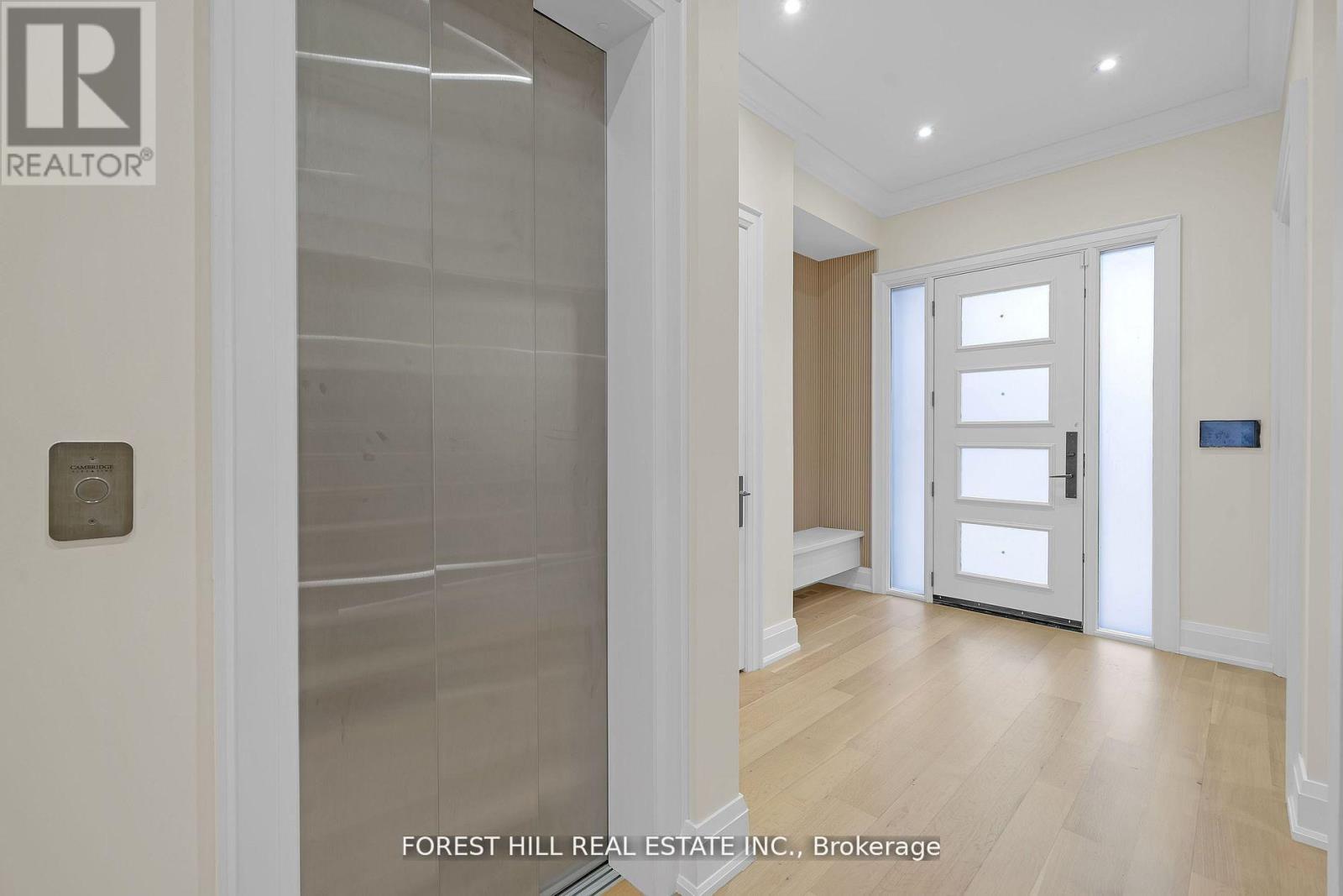132 Lothian Avenue, Toronto (Stonegate-Queensway), Ontario  M8Z 4L4 - Photo 7 - W13093388