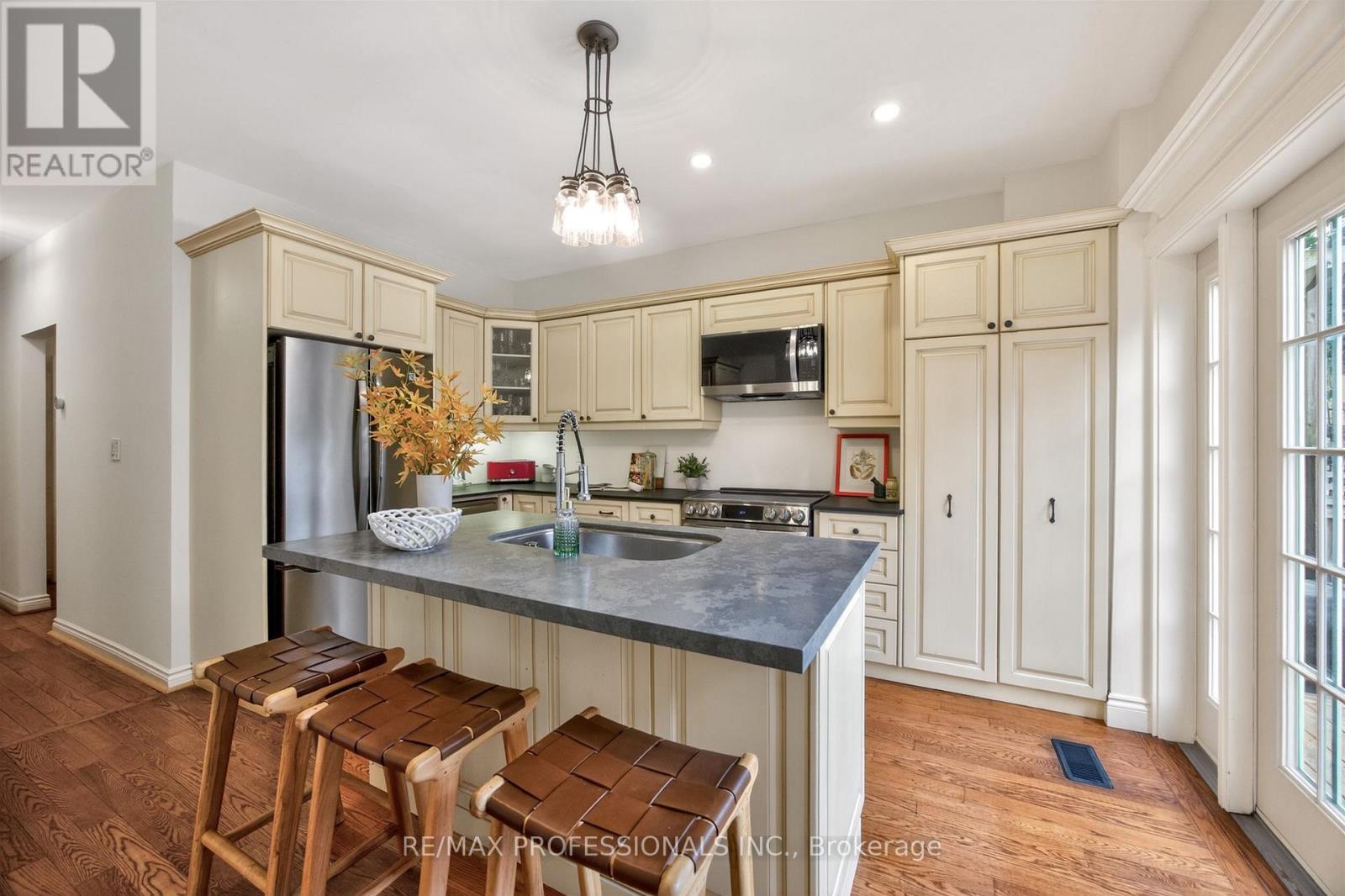 12 1/2 Melbourne Avenue, Toronto, Ontario  M6K 1K3 - Photo 15 - W13093422