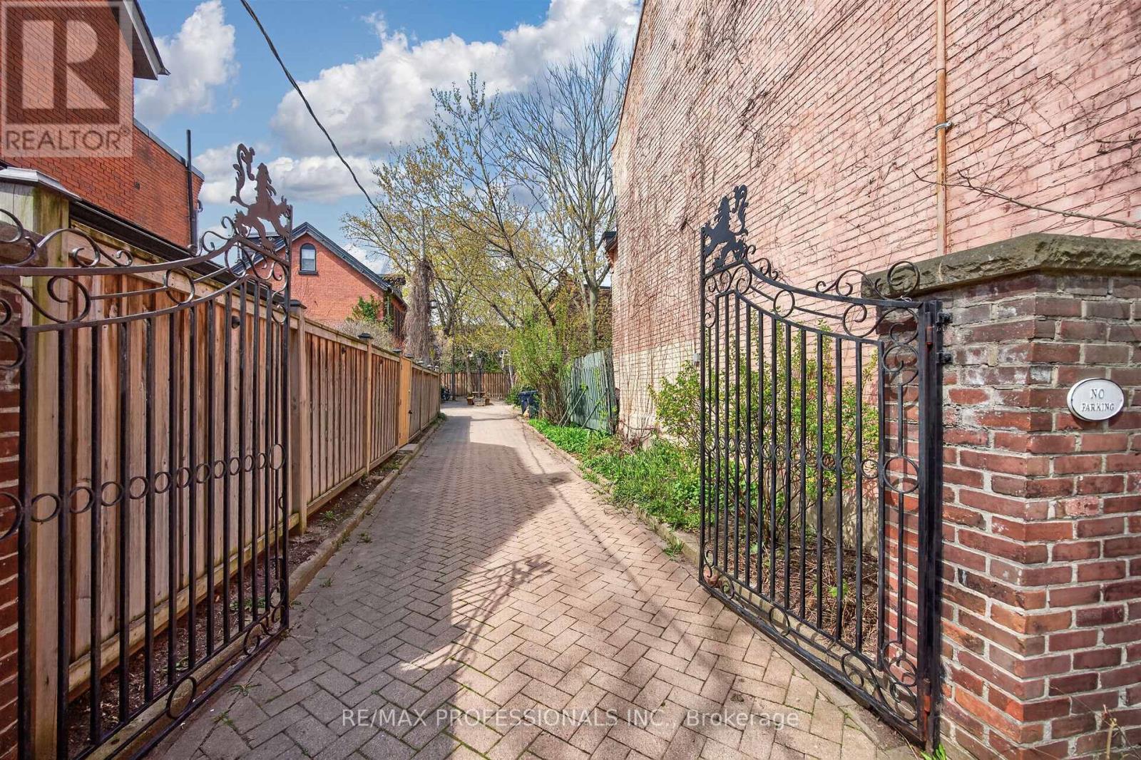 12 1/2 Melbourne Avenue, Toronto, Ontario  M6K 1K3 - Photo 41 - W13093422