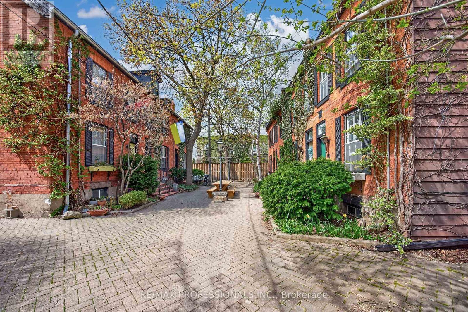 12 1/2 Melbourne Avenue, Toronto, Ontario  M6K 1K3 - Photo 42 - W13093422