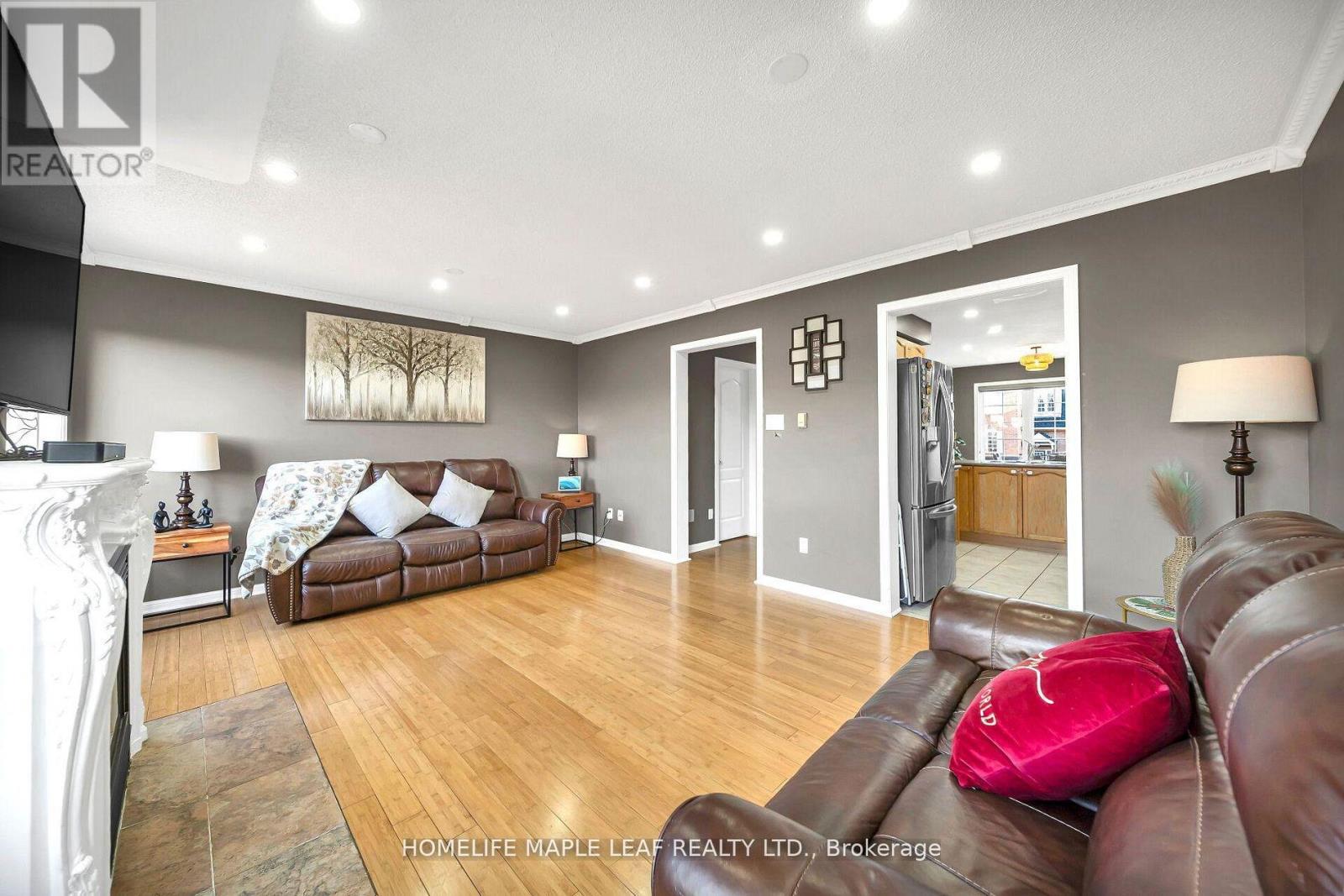 103 Dunlop Court, Brampton, Ontario  L6X 5A6 - Photo 11 - W13093428