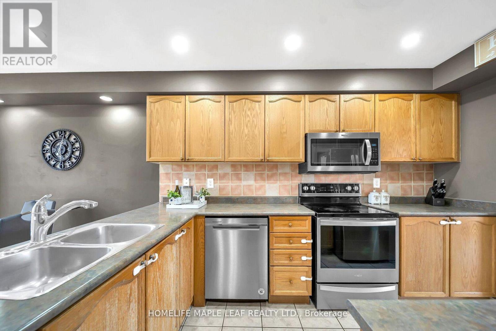 103 Dunlop Court, Brampton, Ontario  L6X 5A6 - Photo 16 - W13093428
