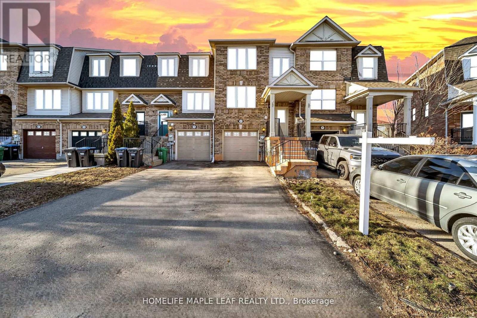 103 Dunlop Court, Brampton, Ontario  L6X 5A6 - Photo 4 - W13093428