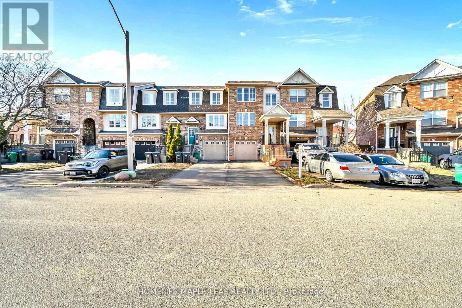 103 Dunlop Court, Brampton, Ontario  L6X 5A6 - Photo 5 - W13093428
