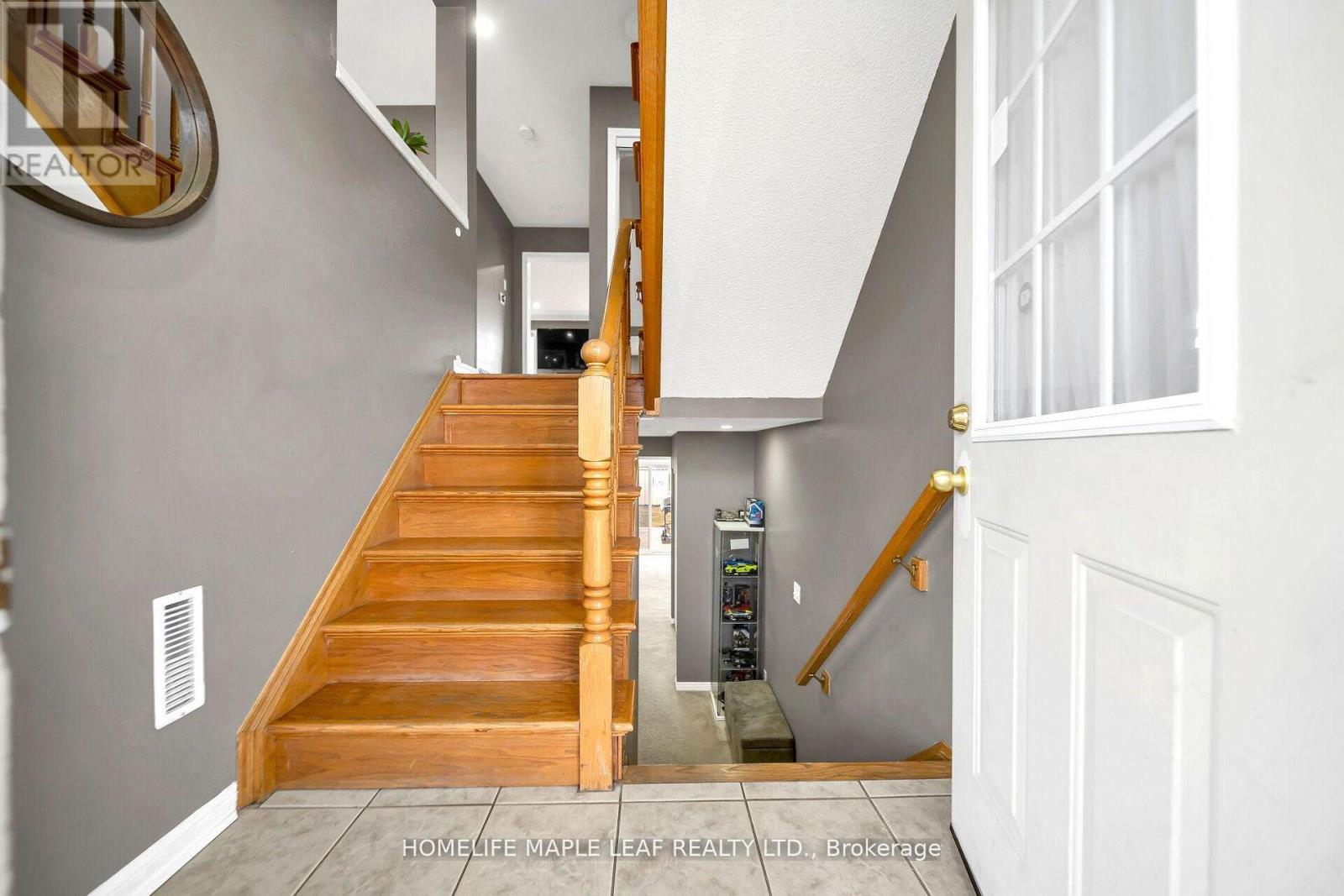 103 Dunlop Court, Brampton, Ontario  L6X 5A6 - Photo 7 - W13093428