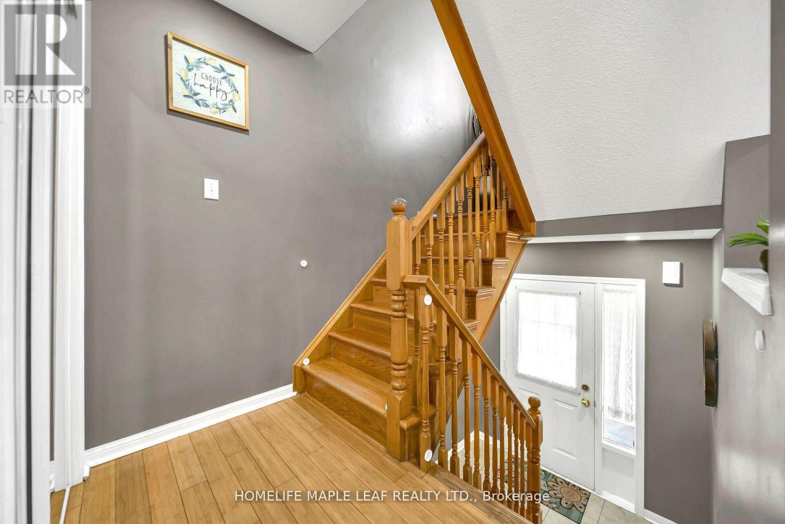 103 Dunlop Court, Brampton, Ontario  L6X 5A6 - Photo 8 - W13093428