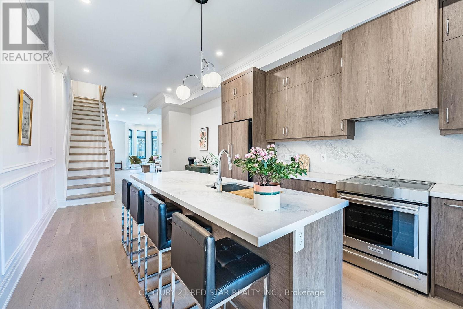 369 Pacific Avenue, Toronto, Ontario  M6P 2R2 - Photo 12 - W13093440