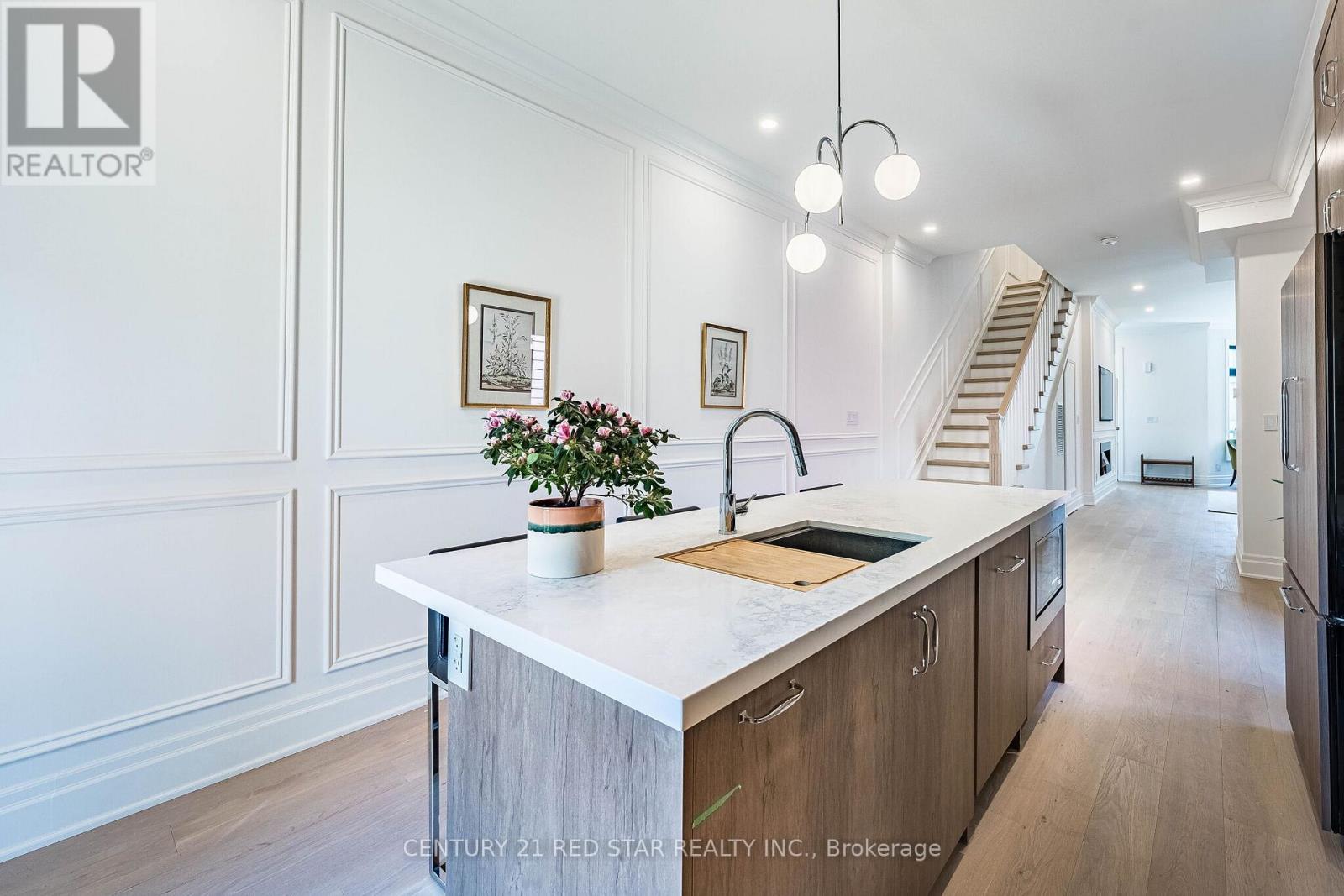 369 Pacific Avenue, Toronto, Ontario  M6P 2R2 - Photo 16 - W13093440