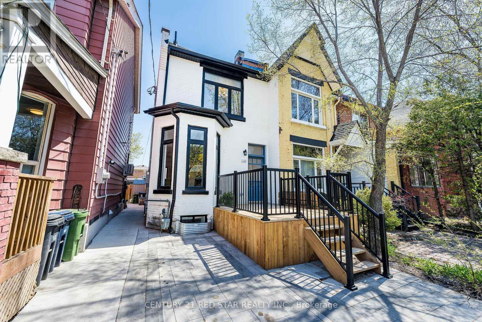 369 Pacific Avenue, Toronto, Ontario  M6P 2R2 - Photo 2 - W13093440