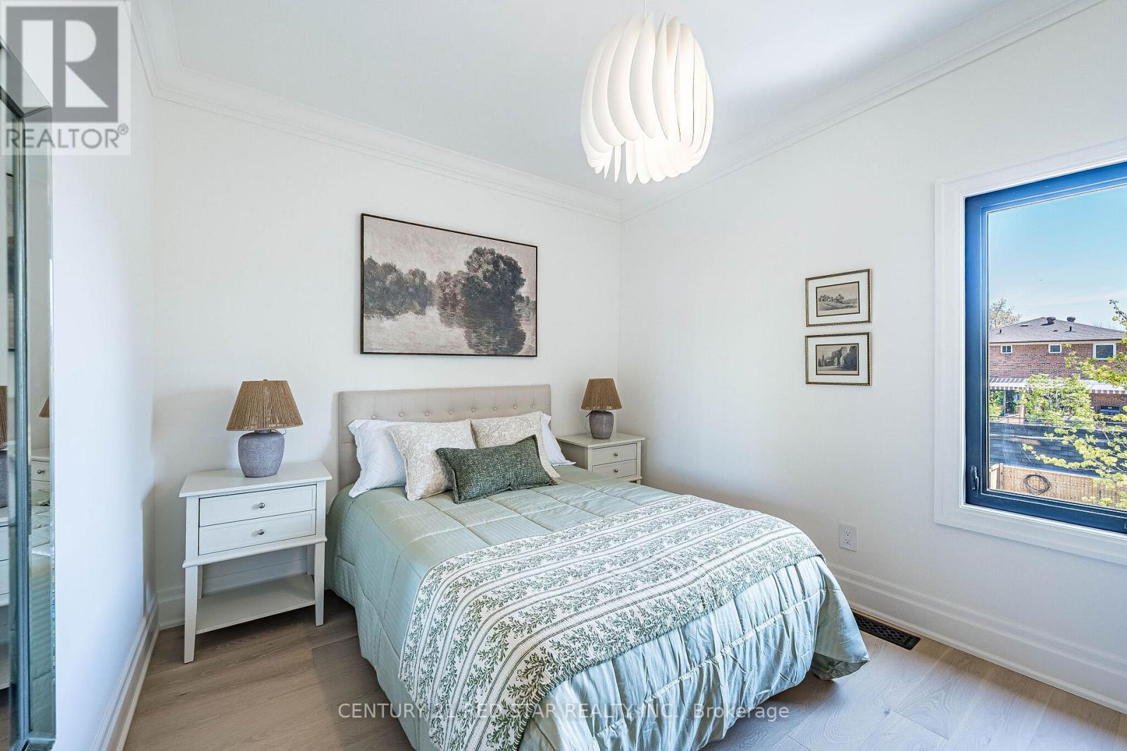 369 Pacific Avenue, Toronto, Ontario  M6P 2R2 - Photo 24 - W13093440